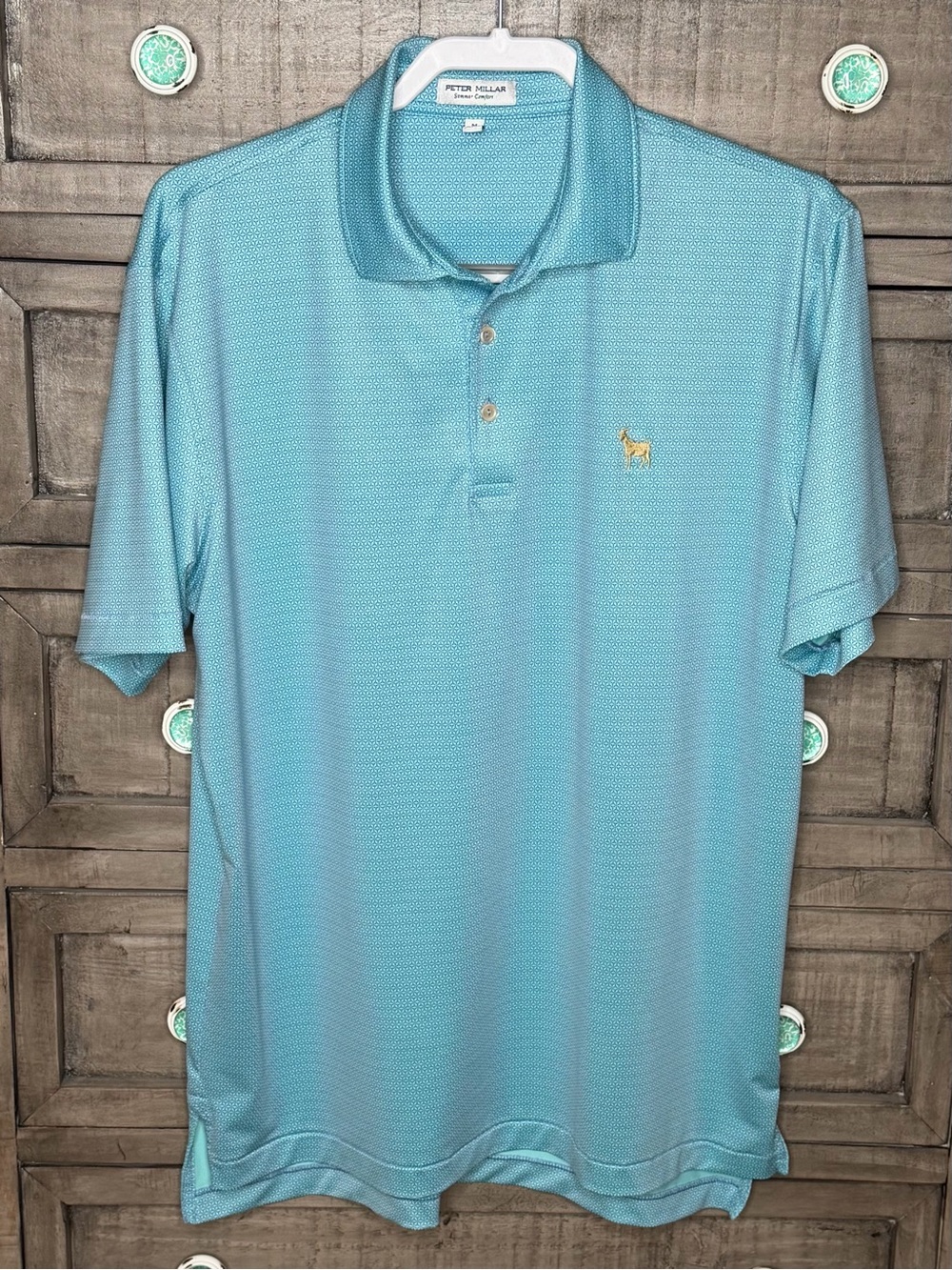 Peter Millar TPC Sawgrass Golden Goat Member Logo Blue Geo Stretch Golf Polo M